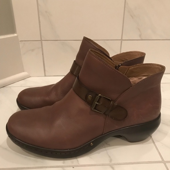 Easy Spirit Shoes - Easy Spirit Boots - size 11